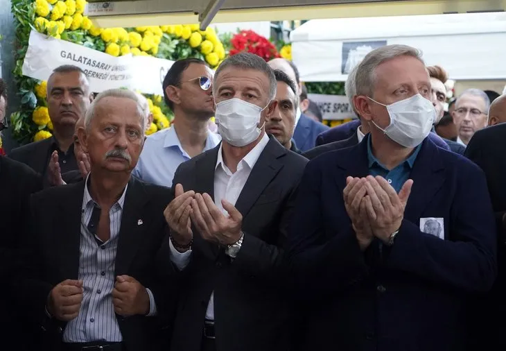 Galatasaray Başkanı Dursun Özbek’in vefat eden annesi Kezban Özbek son yolculuğuna uğurlandı