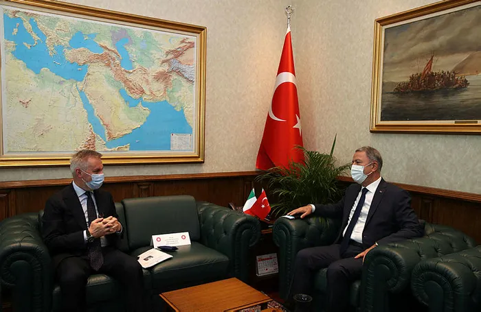 Son dakika: Bakan Hulusi Akar ile İtalyan mevkidaşı Lorenzo Guerini'den kritik görüşme - 2