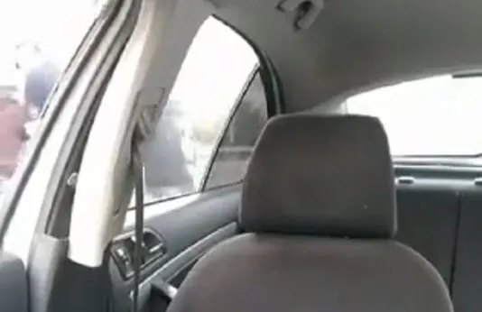 İsrail polisi sosyal medyada canlı yayın yapan Filistinli sivili gözaltına aldı! Görüntüler dünya basınını şoke etti - 1