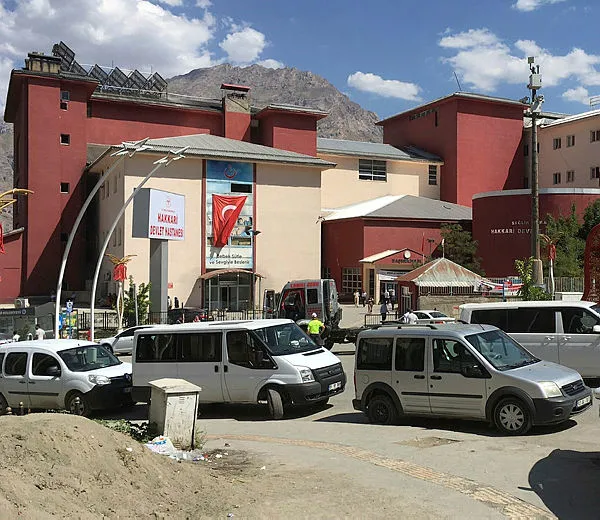Son dakika: Hakkari İl Emniyet Müdür Yardımcısı Hasan Cevher'e silahlı saldırı: Şehit düştü! Polis memuru Nasuh Çulcu gözaltında - 2