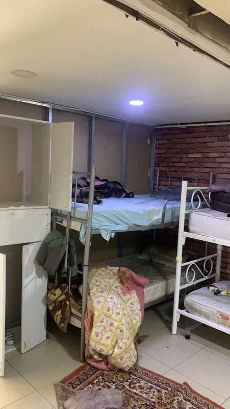 Son dakika: Tuzla'da kaçak göçmenlerin saklandığı 'Şok Evi'ne baskın - 2