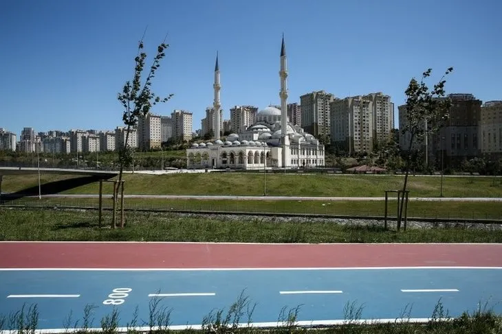 Vatandaşlardan CHP’li Küçükçekmece belediyesine kötü koku isyanı