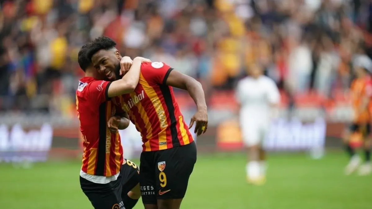 Duckens Nazon 6. golünü attı