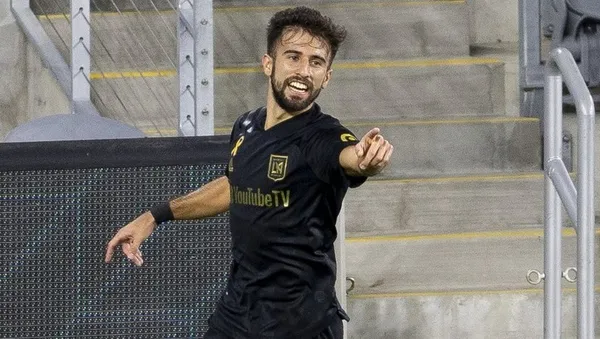 Fenerbahçe’nin yeni transferi bugün İstanbul’a gelecek! Diego Rossi bombası patladı