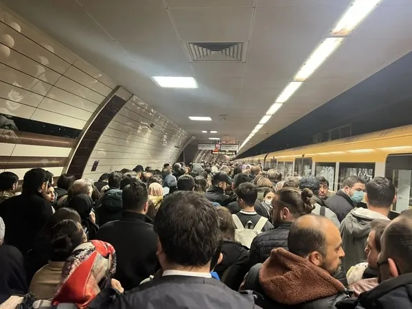 Son dakika | Üsküdar-Çekmeköy Metro Hattı'nda arıza! - 3