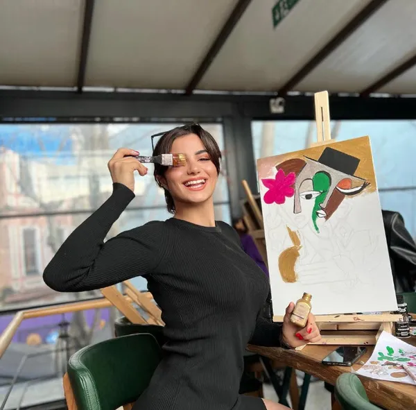 Fenomen fitness antrenörü Aleyna Küçük’e kıskançlık dayağı! Parmaklarını ısırdı