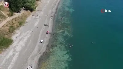 Van Gölü sahilleri Ege’yi aratmıyor
