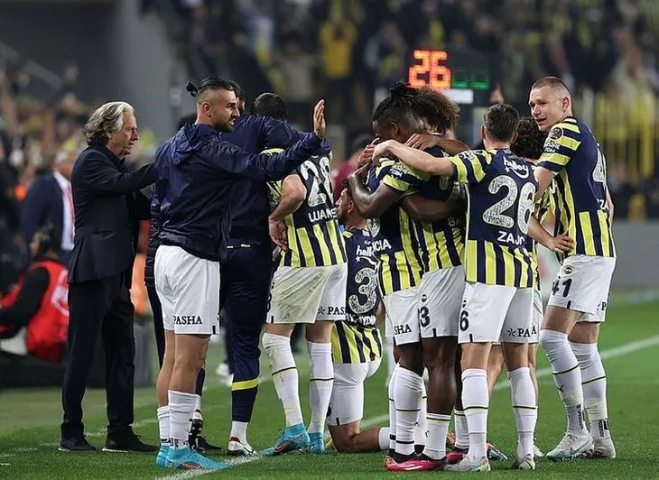 Fenerbahçe Trabzonspor derbisine damga vuran olay! Ahmet Çakar’dan flaş sözler
