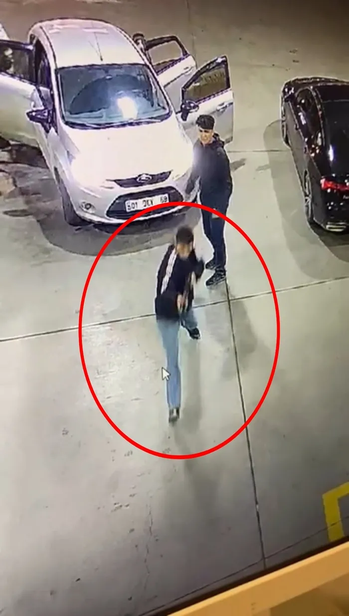 pompali-tufekle-dehset-benzinlikte-husumetlilerini-kacirdilar-1737240032891.jpg Pompalı tüfekle dehşet: Benzinlikte husumetlilerini kaçırdılar!