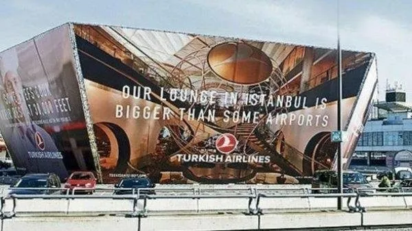 Londra'da Piccadilly Meydanı'nı süsleyen THY reklamı - 1