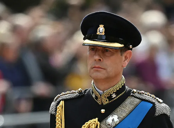 1678453406024.jpg Ülke tarihinde unvanı şimdiye kadar 4 kişi taşıdı! Kral Charles'tan kardeş kıyağı - 3