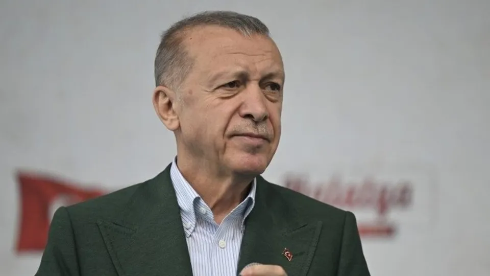 Kirli planları suya düşen Batı'dan şok itiraf: Erdoğan tüm zorluklara meydan okudu