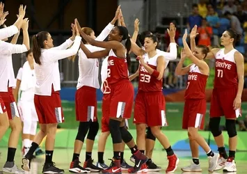 Potanın Perileri'nden çeyrek final için dev adım