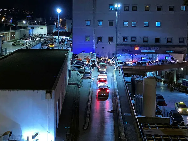 Alkollü eğlence mekanlarının önünde silahlı çatışma! - 1