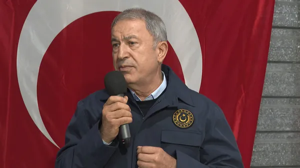 Milli Savunma Bakanı Hulusi Akar’dan CHP Lideri Kemal Kılıçdaroğlu’nun yasa dışı geçiş iddiasına tepki