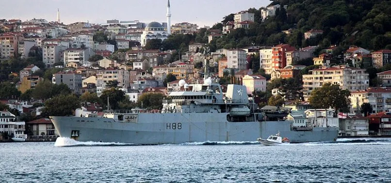 İngiliz araştırma gemisi İstanbul Boğazı'ndan geçti