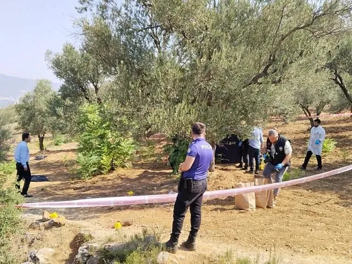 izmirde-3-cocugunu-silahla-katletmisti-cani-baba-vesim-simsek-oldu-1724924969237.jpeg İzmir'de 3 çocuğunu silahla katletmişti! Cani baba Vesim Şimşek öldü - 3