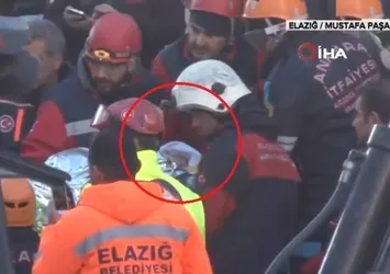 Elazığ'da enkazdan 19. saatte kurtuluş