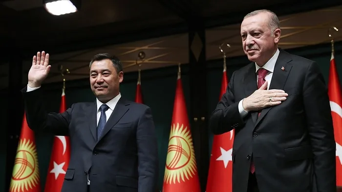 Son dakika: Başkan Erdoğan Kırgızistan Devlet Başkanı Caparov ile görüştü