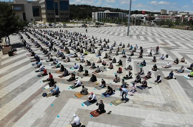 Diyanet'ten 'Cuma namazı' açıklaması: Meşru bir mazeretin varlığı farziyetini düşürür - 1