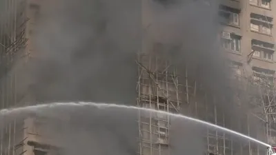 Hong Kong’da alevlerle zorlu mücadele