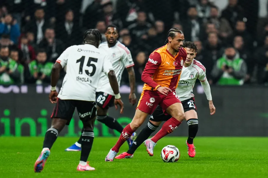 dev-derbiye-aslan-damgasi-galatasaray-besiktasi-tek-golle-devirdi-1772910794880.jpg Dev derbiye aslan damgası! Galatasaray Beşiktaş'ı tek golle devirdi - 5