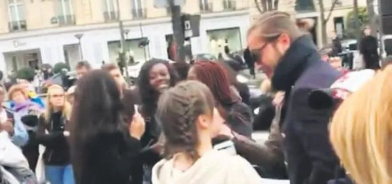 Engin Altan Düzyatan'a Fransa'da da büyük ilgi