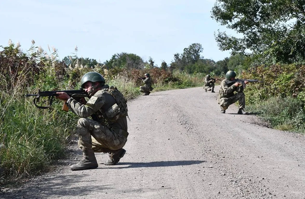 MSB: 5'i FETÖ 1'i PKK terör örgütü mensubu 7 kişi yakalandı