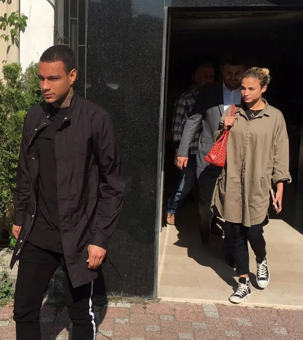 Fenerbahçe’nin eski oyuncusu Gregory Kurtley Van der Wiel’in dolandırılması davasında karar! Mahkeme ünlü menajer Ümit Akbulut’un hapsine hükmetti