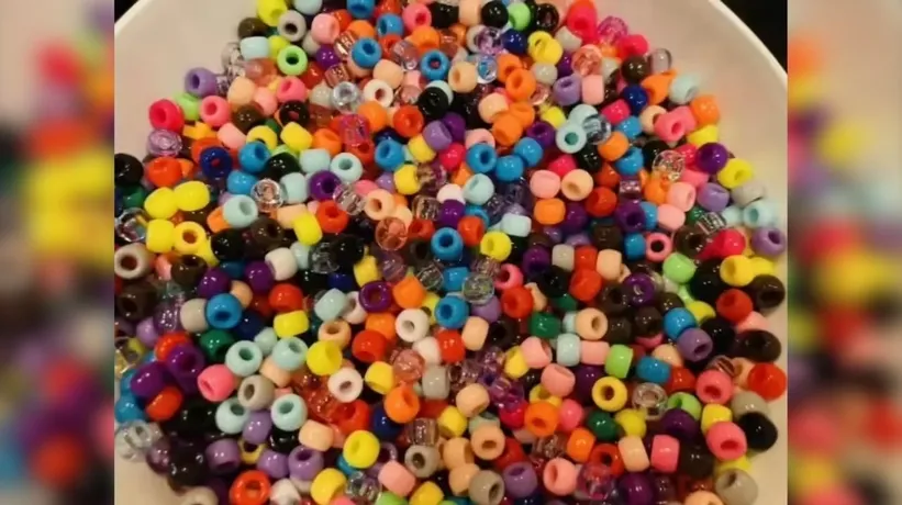 Zeka testi: Boncukların arasındaki lego nerede? 366 kişinden 15'i buldu