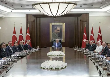 Başbakan yardımcılarının görev dağılımı Resmi Gazete'de