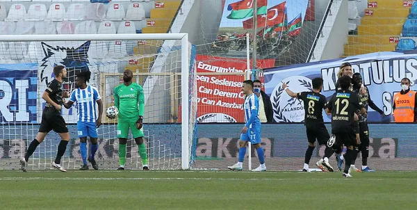 Süper Lig 8. hafta karşılaşması | Erzurumspor 1-1 Göztepe MAÇ SONUCU - 2