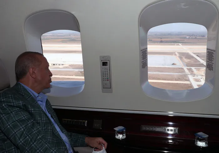 Son dakika: Başkan Erdoğan Çukurova Havalimanı’nı havadan inceledi