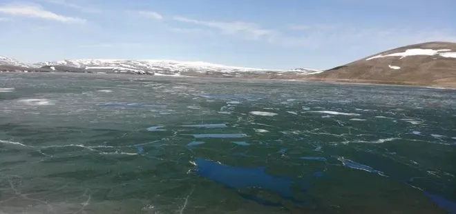 Kars’ta 2 bin 300 rakımdaki Aygır Gölü’nde buzlar çözüldü