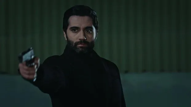 Sırtını duvara verdi, silahı ateş aldı Eşkıya Dünyaya Hükümdar Olmaz 195. bölüm fragmanı! İhanet üstüne tufan koptu...
