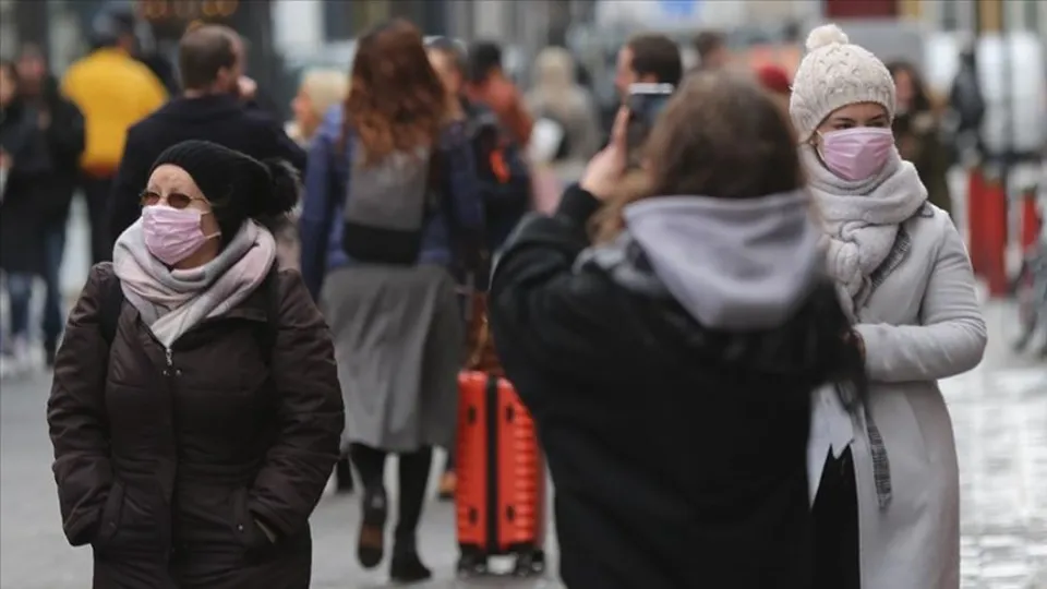 Kosova’da koronavirüs alarmı: Vaka sayıları 5 katına çıktı! Ülkede tekrar sokağa çıkma yasağı başladı | Video izle