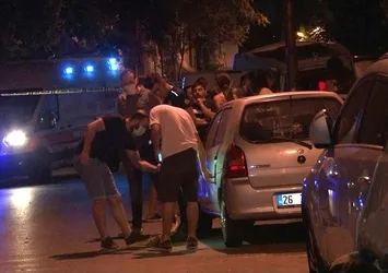 Alkollü sürücü park halindeki 5 otomobile çarptı!