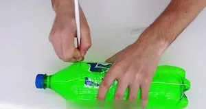 Plastik şişeyi öyle bir şeye dönüştürdü ki...
