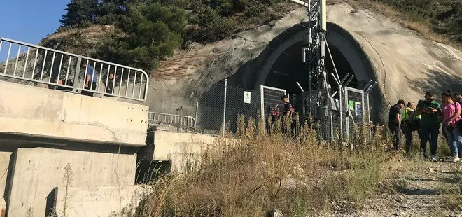 Son dakika: Bilecik’te kılavuz tren tünelde raydan çıktı: 2 ölü