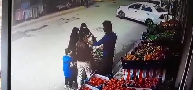 Markette alışveriş yapan kadınlara saldırdı! O anlar kameralara böyle yansıdı