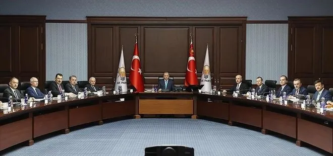 Başkan Recep Tayyip Erdoğan’dan kurmaylarına talimat! Yeniden yapılandırmanın sloganı şekillendi | Müteahhitlere yeni belge: O dönem bitiyor