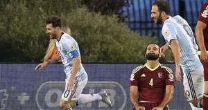 Arjantin yarı finalde: 4-1
