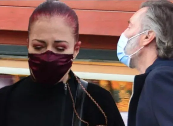 candan-ercetin-ve-hakan-karahan-zor-zamanlardan-geciyor-annemiz-oluyor-annemiz-1640765661706.jpg Candan Erçetin ve Hakan Karahan zor zamanlardan geçiyor ‘Annemiz ölüyor annemiz’ - 5
