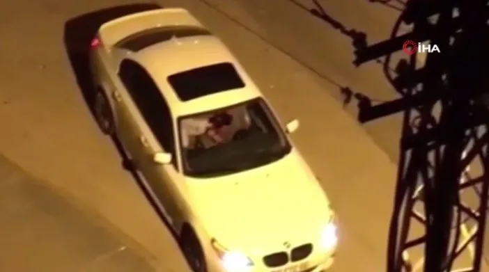 Ankara’da kadına şiddet anı kamerada! Otomobilde kız arkadaşını tekme tokat dövdü! - 1