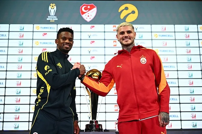 atvde-super-kupa-final-heyecani-iki-teknik-adamdan-mac-oncesi-carpici-aciklamalar-1767980239574.jpeg Nelson Semedo (solda) ve sarı-kırmızılı ekibin kaptanı Mauro Icardi (sağda)