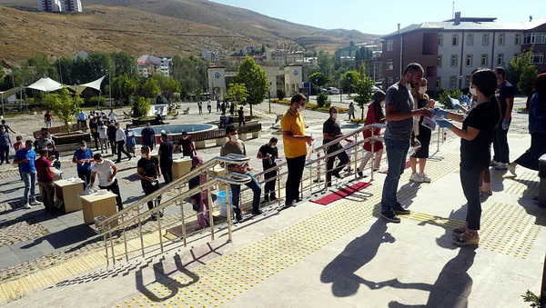 2022-kpss-ne-zaman-yapilacak-osym-kpss-2022-takvim-kpss-basvuru-tarihi-aciklandi-mi-1638699442474.jpg KPSS başvuru tarihi 2022! ÖSYM takvimiyle 2022 KPSS ne zaman yapılacak sorusu yanıt buldu mu? - 1