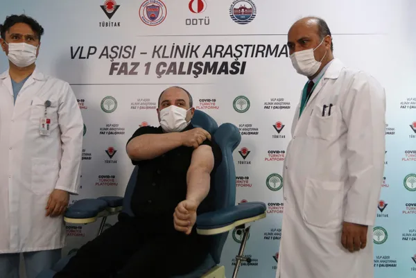 Yerli koronavirüs aşısı olan Bakan Varank'tan yan etki açıklaması - 4
