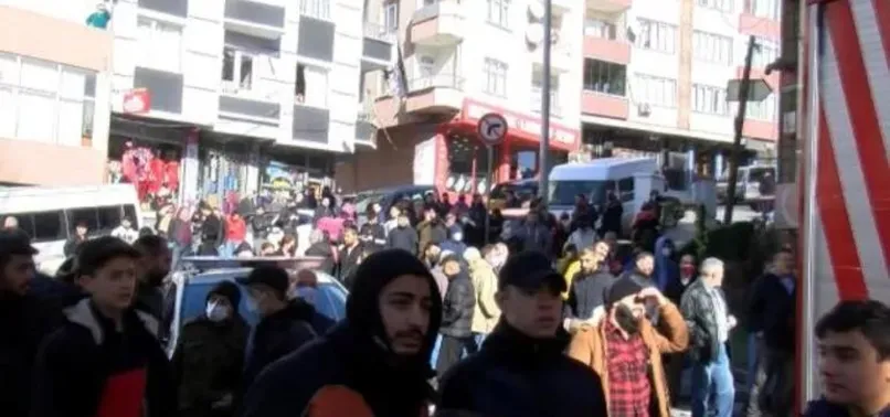İstanbul'da korku dolu anlar! Bağcılar'da çatıdaki yangında patlama oldu!