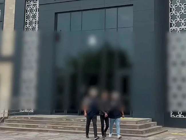 canakkalede-teror-propagandasi-yaptigi-iddia-edilen-supheli-yakalandi-1715271473470.jpg Çanakkale'de terör propagandası yaptığı iddia edilen şüpheli yakalandı - 1