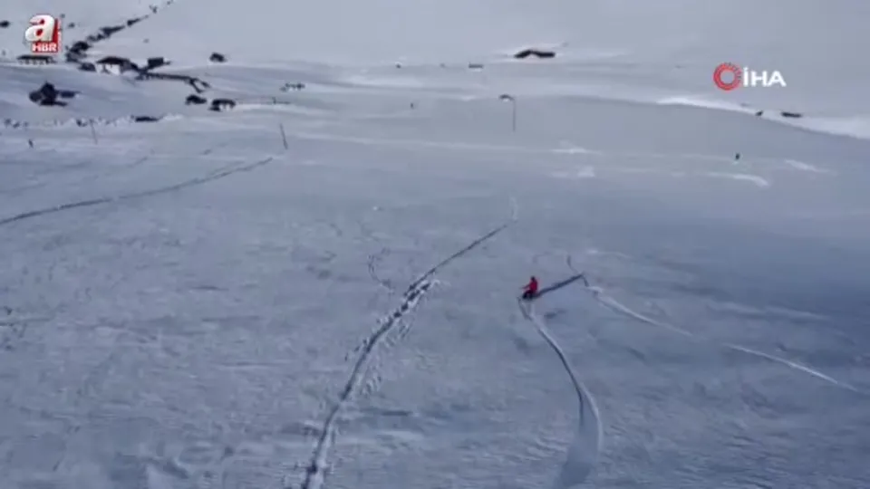 Karla kaplı Sis Dağı’nda snowboard keyfi